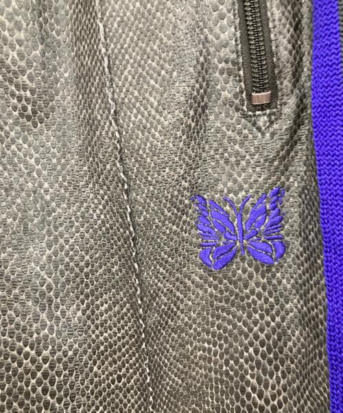 Needles（ニードルズ）Needles (ニードルズ) Narrow Track Pant グレー×パープル サイズ:XSの古着・服飾アイテム