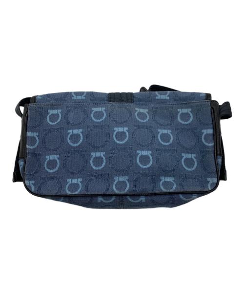 Salvatore Ferragamo（サルヴァトーレ フェラガモ）Salvatore Ferragamo (サルヴァトーレ フェラガモ) ショルダーバッグ ブルーの古着・服飾アイテム