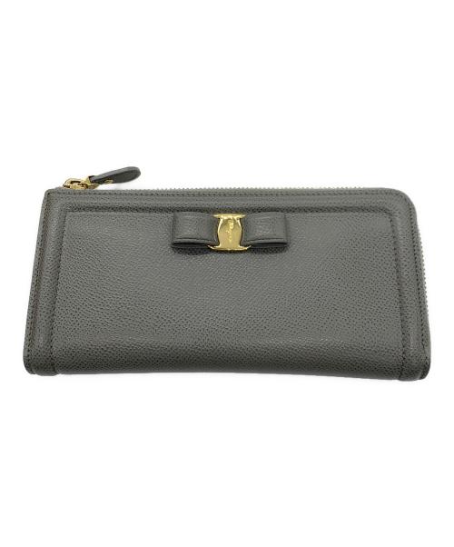 Salvatore Ferragamo（サルヴァトーレ フェラガモ）Salvatore Ferragamo (サルヴァトーレ フェラガモ) L字ファスナー財布 グレーの古着・服飾アイテム
