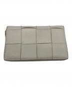 BOTTEGA VENETAボッテガベネタ）の古着「長財布」｜ホワイト