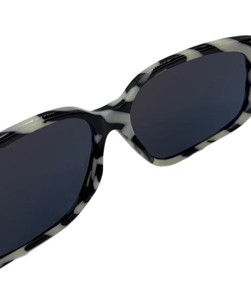 SUPREME（シュプリーム）SUPREME (シュプリーム) Royce Sunglasses Zebra ホワイト×ブラックの古着・服飾アイテム