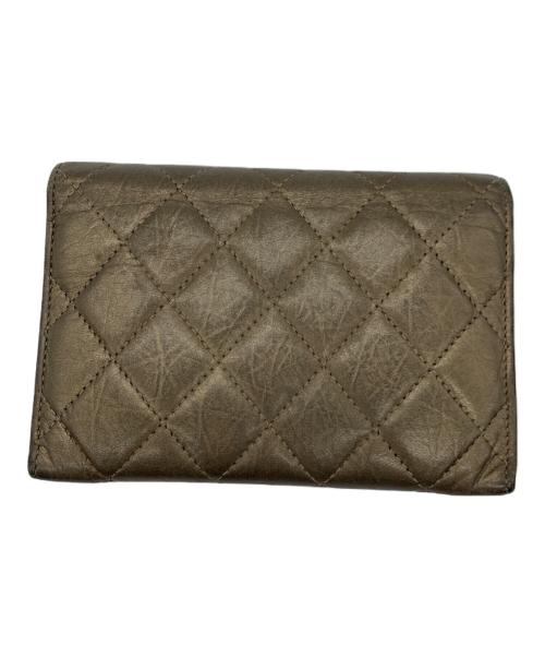 CHANEL（シャネル）CHANEL (シャネル) 2つ折り財布 ゴールドの古着・服飾アイテム