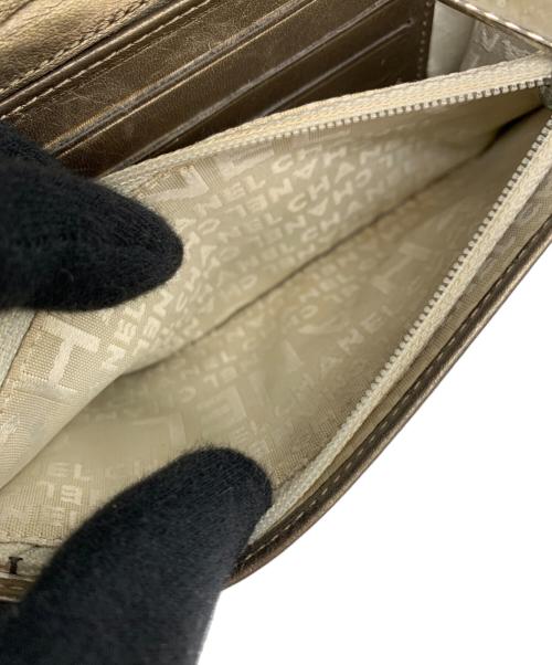 CHANEL（シャネル）CHANEL (シャネル) 2つ折り財布 ゴールドの古着・服飾アイテム