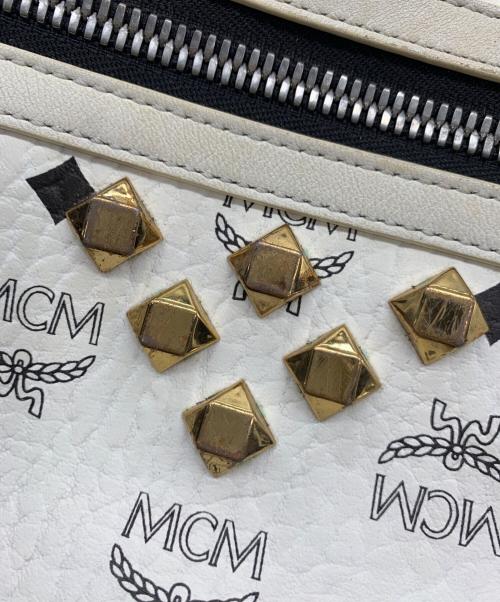MCM（エムシーエム）MCM (エムシーエム) スタッズリュック ホワイトの古着・服飾アイテム