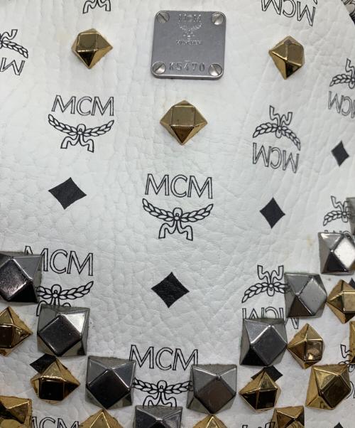 MCM（エムシーエム）MCM (エムシーエム) スタッズリュック ホワイトの古着・服飾アイテム