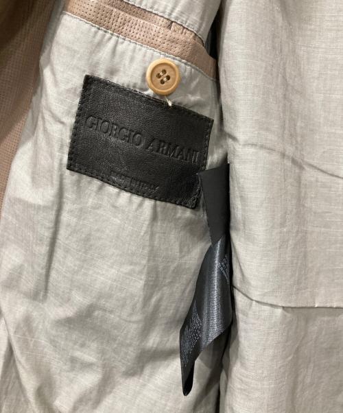 GIORGIO ARMANI（ジョルジョアルマーニ）GIORGIO ARMANI (ジョルジョアルマーニ) パンチングレザージャケット ベージュ サイズ:SIZE 56の古着・服飾アイテム