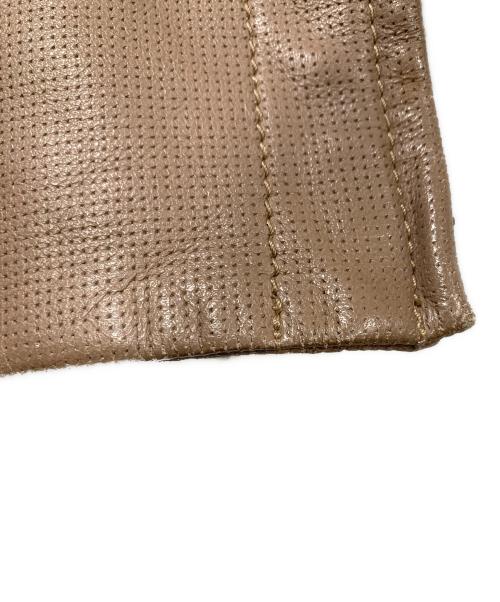 GIORGIO ARMANI（ジョルジョアルマーニ）GIORGIO ARMANI (ジョルジョアルマーニ) パンチングレザージャケット ベージュ サイズ:SIZE 56の古着・服飾アイテム