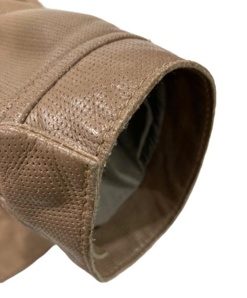 GIORGIO ARMANI（ジョルジョアルマーニ）GIORGIO ARMANI (ジョルジョアルマーニ) パンチングレザージャケット ベージュ サイズ:SIZE 56の古着・服飾アイテム