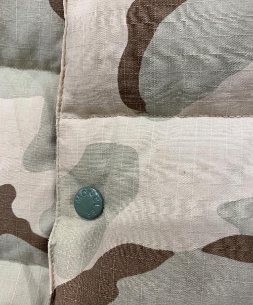 MONCLER（モンクレール）MONCLER (モンクレール) JUNYA WATANABE COMME des GARCONS ((ジュンヤワタナベ コムデギャルソン) ダウンベスト ベージュ×カーキ サイズ:Lサイズの古着・服飾アイテム