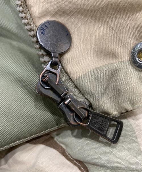 MONCLER（モンクレール）MONCLER (モンクレール) JUNYA WATANABE COMME des GARCONS ((ジュンヤワタナベ コムデギャルソン) ダウンベスト ベージュ×カーキ サイズ:Lサイズの古着・服飾アイテム