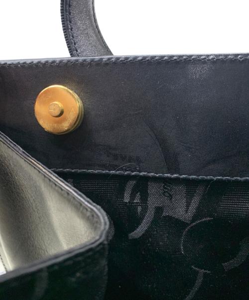 Salvatore Ferragamo（サルヴァトーレ フェラガモ）Salvatore Ferragamo (サルヴァトーレ フェラガモ) ヴァラリボンハンドバッグ ブラックの古着・服飾アイテム