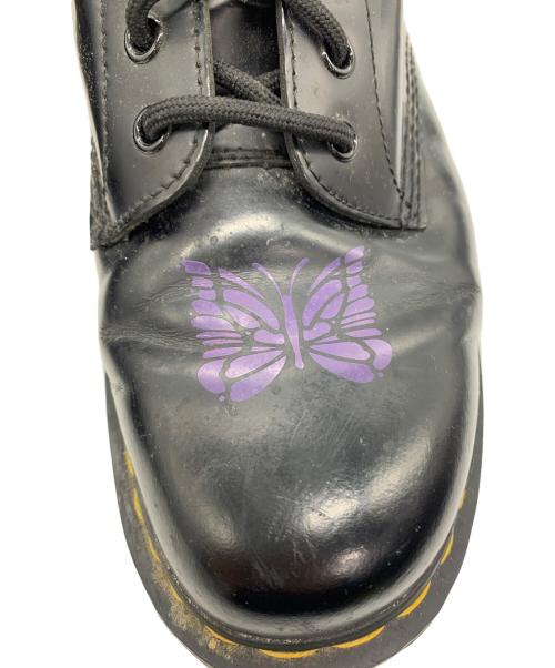 Dr.Martens（ドクターマーチン）Dr.Martens (ドクターマーチン) Needles (ニードルズ) 8ホールブーツ　60周年記念モデル ブラック×パープル サイズ:UK9の古着・服飾アイテム