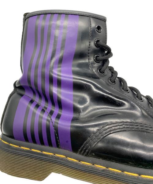 Dr.Martens（ドクターマーチン）Dr.Martens (ドクターマーチン) Needles (ニードルズ) 8ホールブーツ　60周年記念モデル ブラック×パープル サイズ:UK9の古着・服飾アイテム