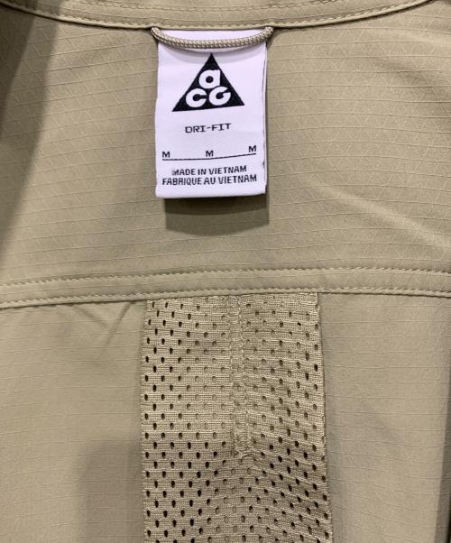 NIKE ACG（ナイキエーシージー）NIKE ACG (ナイキエーシージー) DF UV DEV TRAIL TOP オリーブ サイズ:Mサイズの古着・服飾アイテム