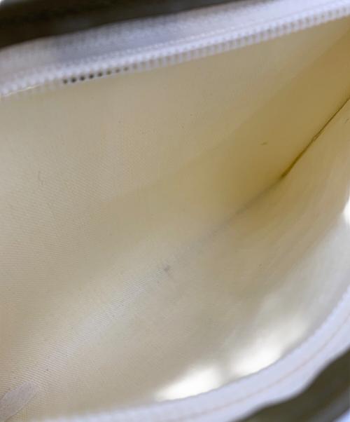 LOEWE（ロエベ）LOEWE (ロエベ) ポーチ アイボリーの古着・服飾アイテム