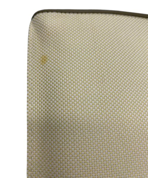 LOEWE（ロエベ）LOEWE (ロエベ) ポーチ アイボリーの古着・服飾アイテム