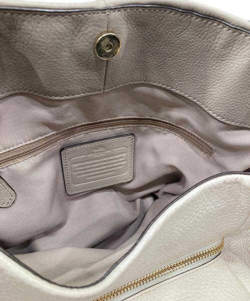 COACH（コーチ）COACH (コーチ) フィービー ショルダーバッグ ホワイト×グレーの古着・服飾アイテム