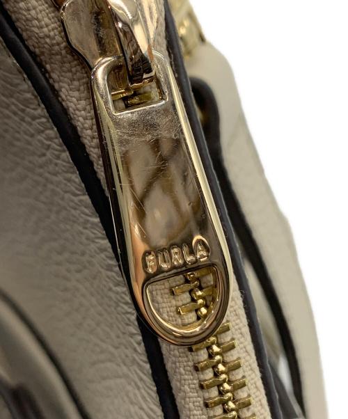 FURLA（フルラ）FURLA (フルラ) 2WAYショルダーバッグ　ダフネサッチェル ベージュの古着・服飾アイテム