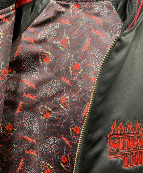 niko and（ニコアンド）niko and (ニコアンド) STRANGER THINGS (ストレンジャーシングス) リバーシブルブルゾン ブラック サイズ:Lサイズ 未使用品の古着・服飾アイテム