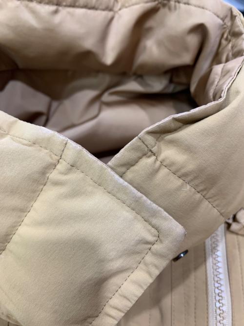 BURBERRY BLUE LABEL（バーバリー ブルー レーベル）BURBERRY BLUE LABEL (バーバリーロンドンブルーレーベル) リバーシブルダウンジャケット ベージュ サイズ:SIZE 38の古着・服飾アイテム