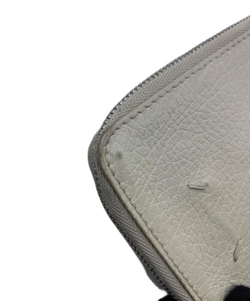 Maison Margiela（メゾンマルジェラ）Maison Margiela (メゾンマルジェラ) コインケース ホワイトの古着・服飾アイテム