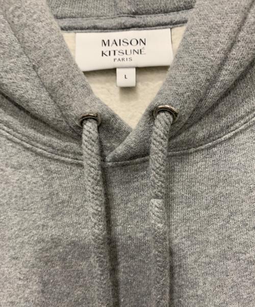 maison kitsune（メゾンキツネ）maison kitsune (メゾンキツネ) プルオーバーパーカー グレー サイズ:SIZE Lの古着・服飾アイテム