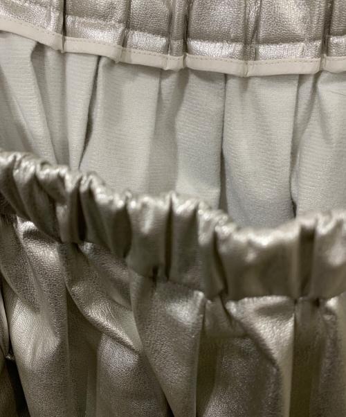 THIRD MAGAZINE（サードマガジン）THIRD MAGAZINE (サードマガジン) シャイニーボリュームスカート シルバー サイズ:SIZE 9の古着・服飾アイテム