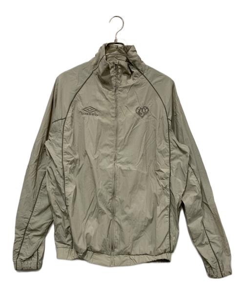 UMBRO（アンブロ）UMBRO (アンブロ) hotter than hell (ホッターザンヘル) ナイロンジャケット グレー サイズ:FREEの古着・服飾アイテム