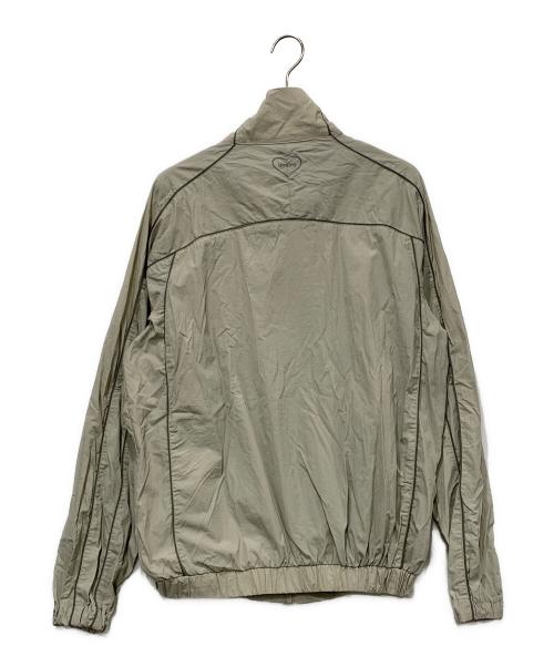 UMBRO（アンブロ）UMBRO (アンブロ) hotter than hell (ホッターザンヘル) ナイロンジャケット グレー サイズ:FREEの古着・服飾アイテム