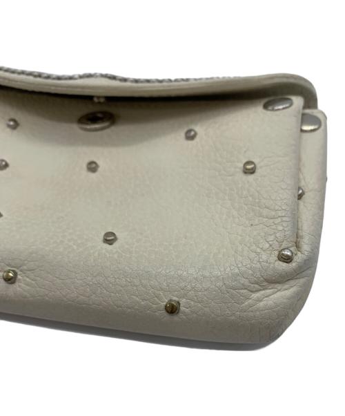 Maison Margiela（メゾンマルジェラ）Maison Margiela (メゾンマルジェラ) スタッズポーチ アイボリーの古着・服飾アイテム