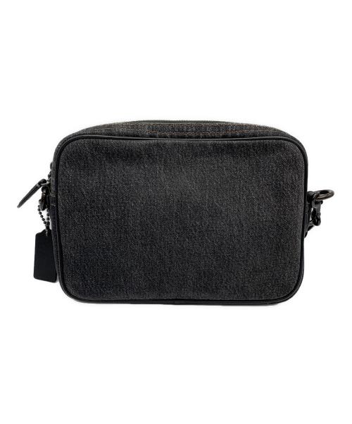 COACH（コーチ）COACH (コーチ) チャーターフラップクロスボディバッグ ブラックの古着・服飾アイテム