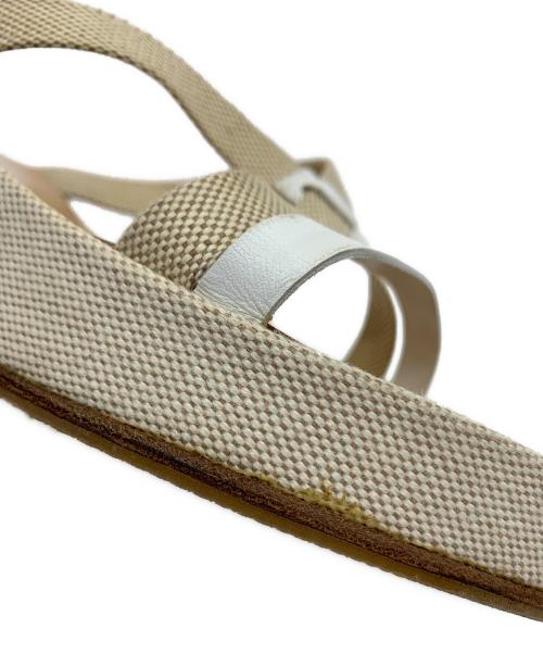 HERMES（エルメス）HERMES (エルメス) クロスストラップサンダル ベージュ×ホワイト サイズ:36の古着・服飾アイテム