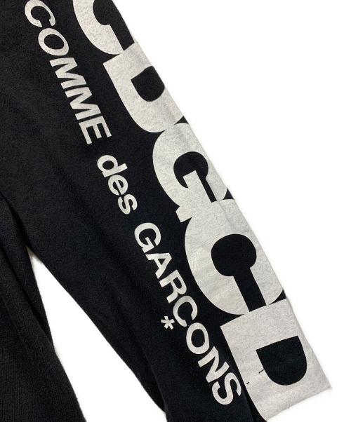 GOOD DESIGN SHOP COMME des GARCONS（グッドデザインショップ コムデギャルソン）GOOD DESIGN SHOP COMME des GARCONS (グッドデザインショップ コムデギャルソン) アームロゴプリントカットソー　16/17年モデル ブラック サイズ:SIZE Lの古着・服飾アイテム