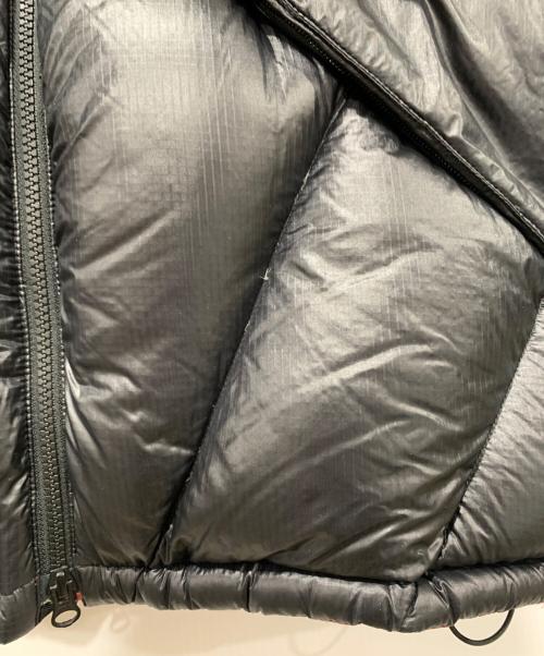 MARMOT（マーモット）MARMOT (マーモット) KAPTAIN SUNSHINE (キャプテンサンシャイン) JOURNAL STANDARD (ジャーナルスタンダード) ダウンジャケット ブラック×レッド サイズ:Mの古着・服飾アイテム