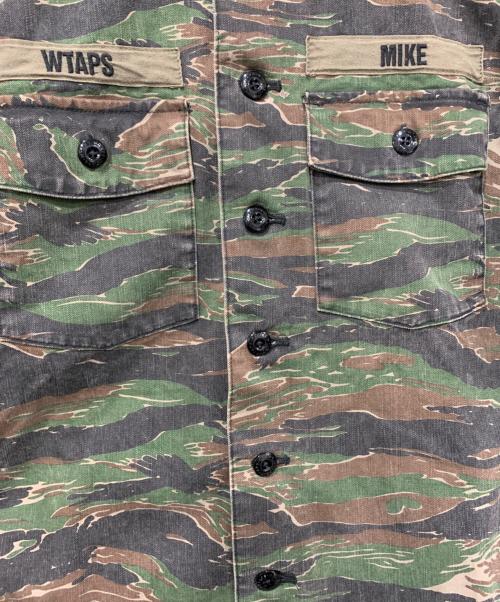 WTAPS（ダブルタップス）WTAPS (ダブルタップス) ミリタリーシャツ　2017 SNEAK COLLECTION グリーン×ブラック×ブラウン サイズ:SIZE 2の古着・服飾アイテム