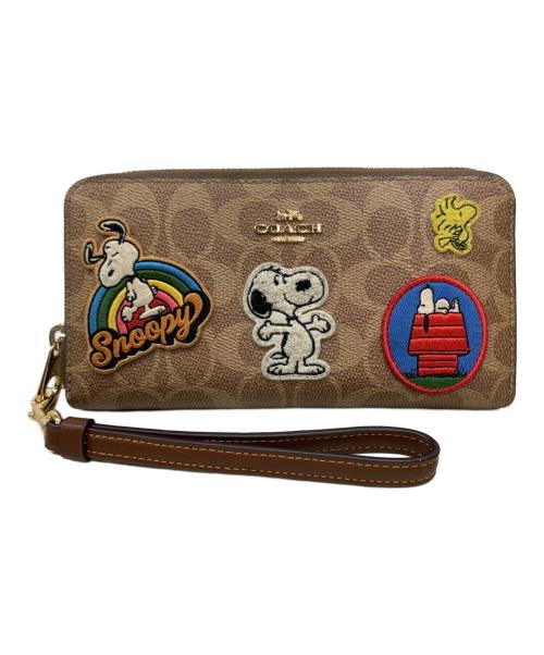 COACH（コーチ）COACH (コーチ) PEANUTS (ピーナッツ) ロング ジップ アラウンド ウォレット・シグネチャー キャンバス・パッチ ブラウンの古着・服飾アイテム