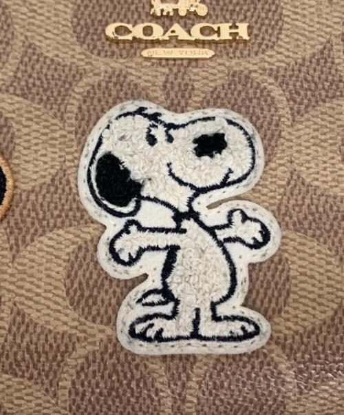 COACH（コーチ）COACH (コーチ) PEANUTS (ピーナッツ) ロング ジップ アラウンド ウォレット・シグネチャー キャンバス・パッチ ブラウンの古着・服飾アイテム