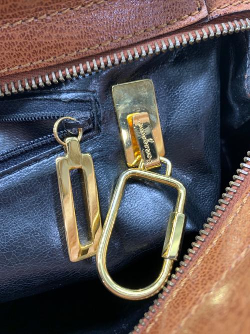 Salvatore Ferragamo（サルヴァトーレ フェラガモ）Salvatore Ferragamo (サルヴァトーレ フェラガモ) スエードトートバッグ ブラウン×パープルの古着・服飾アイテム