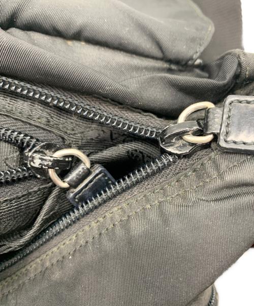 PRADA（プラダ）PRADA (プラダ) ナイロンショルダーバッグ ブラックの古着・服飾アイテム