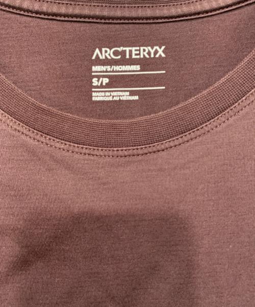ARC'TERYX（アークテリクス）ARC'TERYX (アークテリクス) SPLIT SS T-SHIRT ブラウン サイズ:SIZE Sの古着・服飾アイテム