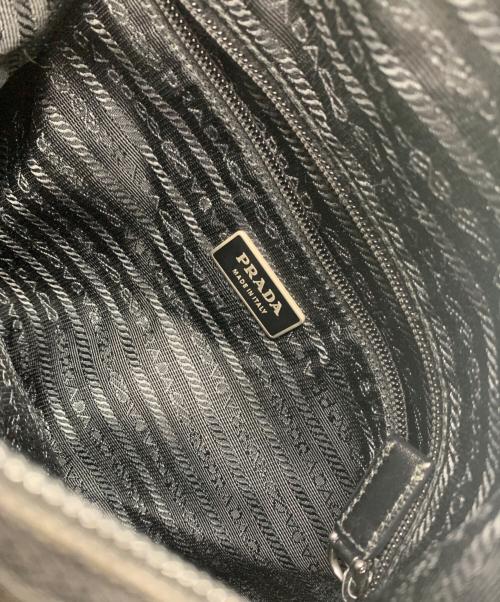 PRADA（プラダ）PRADA (プラダ) ナイロンショルダーバッグ ブラックの古着・服飾アイテム
