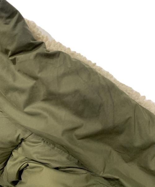 Patagonia（パタゴニア）Patagonia (パタゴニア) リバーシブルサイレントダウンジャケット グリーン×ベージュ サイズ:SIZE Lの古着・服飾アイテム
