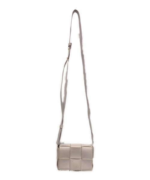 BOTTEGA VENETA（ボッテガベネタ）BOTTEGA VENETA (ボッテガベネタ) ショルダーポーチ ホワイトの古着・服飾アイテム