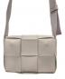 中古・古着 BOTTEGA VENETA (ボッテガベネタ) ショルダーポーチ ホワイト：45000円