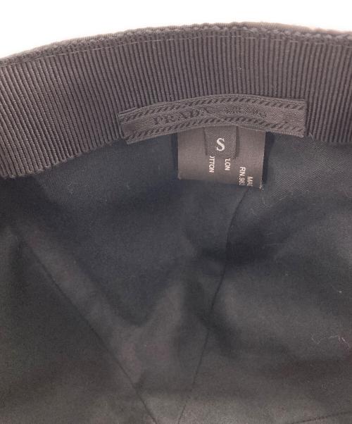 PRADA（プラダ）PRADA (プラダ) ベースボールキャップ ブラックの古着・服飾アイテム
