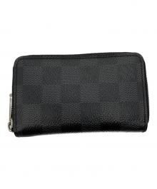 LOUIS VUITTON（ルイ ヴィトン）の古着「ダミエ・グラフィット　ジッピーコインパース」｜ブラック