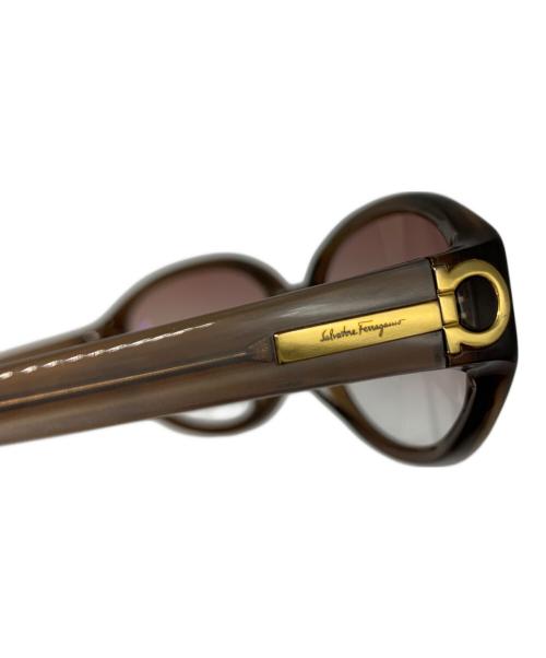 Salvatore Ferragamo（サルヴァトーレ フェラガモ）Salvatore Ferragamo (サルヴァトーレ フェラガモ) サングラス ゴールド×ベージュ サイズ:56/16の古着・服飾アイテム