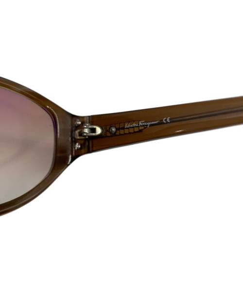 Salvatore Ferragamo（サルヴァトーレ フェラガモ）Salvatore Ferragamo (サルヴァトーレ フェラガモ) サングラス ゴールド×ベージュ サイズ:56/16の古着・服飾アイテム