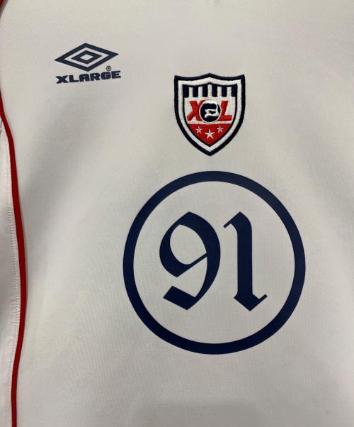 UMBRO（アンブロ）UMBRO (アンブロ) X-LARGE (エクストララージ) SOCCER JERSEY ホワイト×ネイビー サイズ:SIZE Sの古着・服飾アイテム