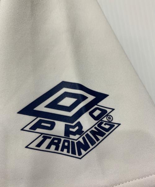 UMBRO（アンブロ）UMBRO (アンブロ) X-LARGE (エクストララージ) SOCCER JERSEY ホワイト×ネイビー サイズ:SIZE Sの古着・服飾アイテム